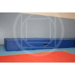 Materasso Per Salto In Alto Tagliato A 45°, Antiscivolo, Cm 400x200x50h, Morale Sport, A486/c