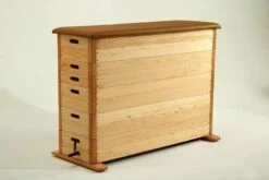 Plinto Verticale In Legno, Con Ruote E Piano Imbottito, S00962